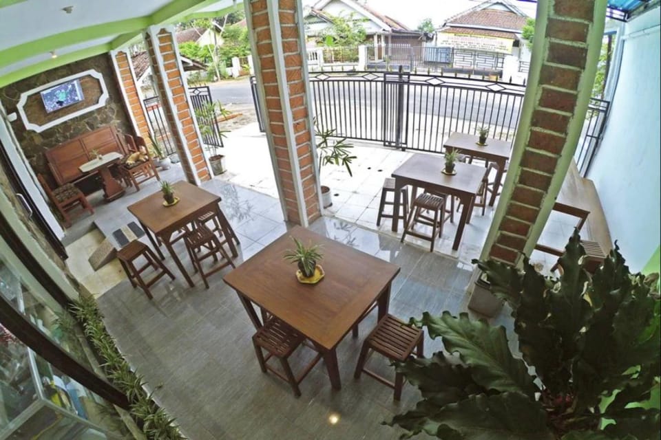 Restaurant/places to eat, Lobby or reception