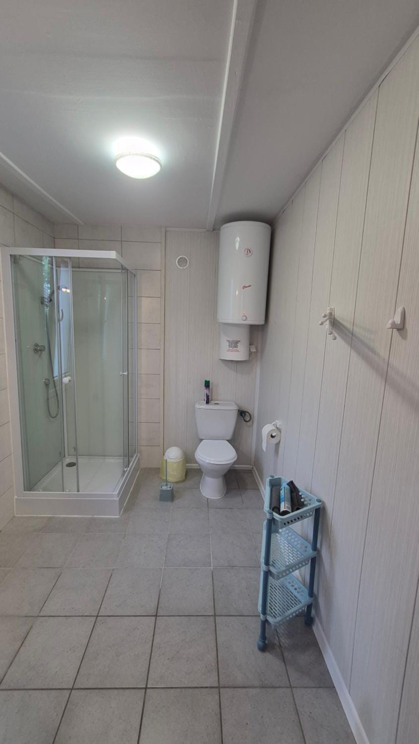 Bathroom, Kids's club