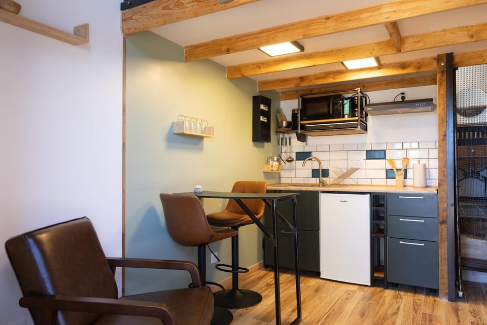 Kitchen or kitchenette, stove