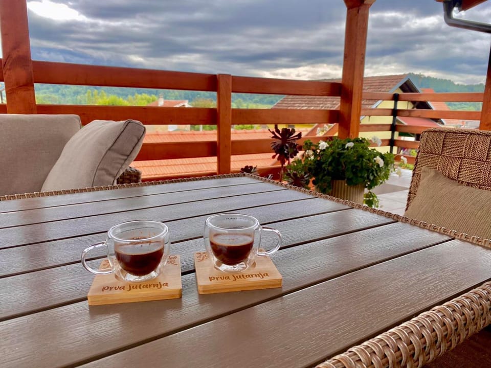 Natural landscape, View (from property/room), Balcony/Terrace, Drinks