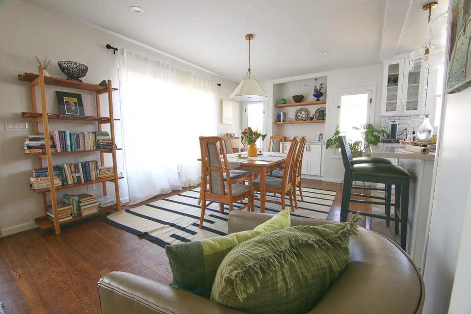 Mid City Oasis Apartment in San Fernando Valley