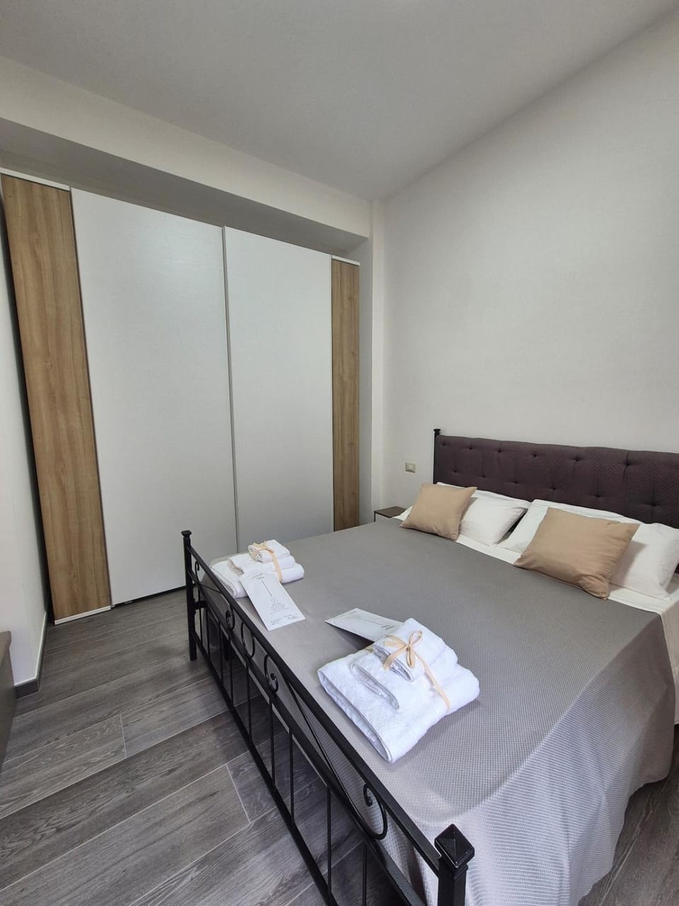Bedroom, wardrobe