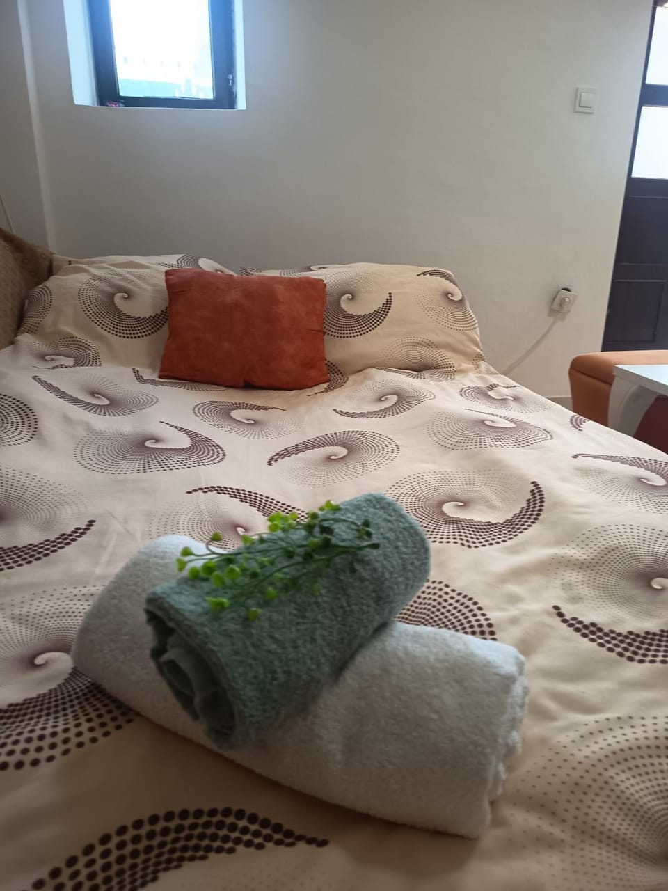Property building, Bed, Bedroom, towels