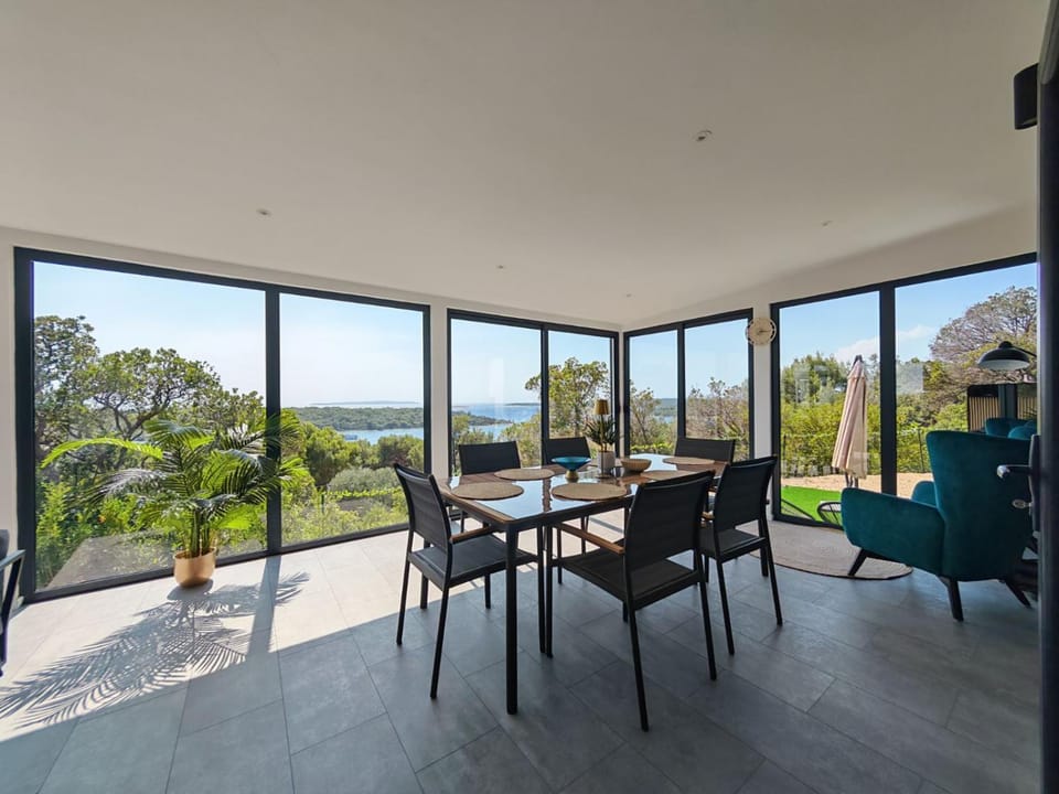 Natural landscape, View (from property/room), Balcony/Terrace, Dining area