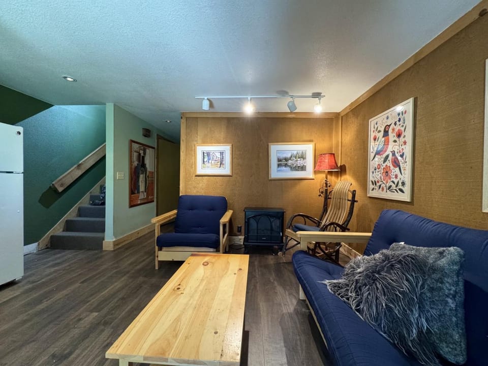 Pet-Friendly Condo with Patio - Creekside 83 condo Apartment in Bear Valley