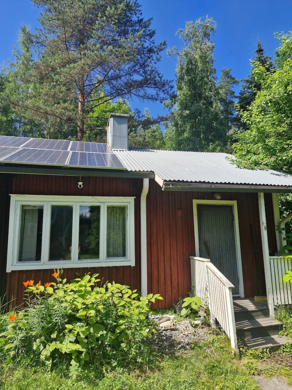 Guesthouse at a traditional Finnish home House in Uusimaa