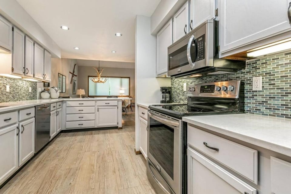 Eagle-Vail Home 3BR Hot Tub Near Skiing House in El Jebel