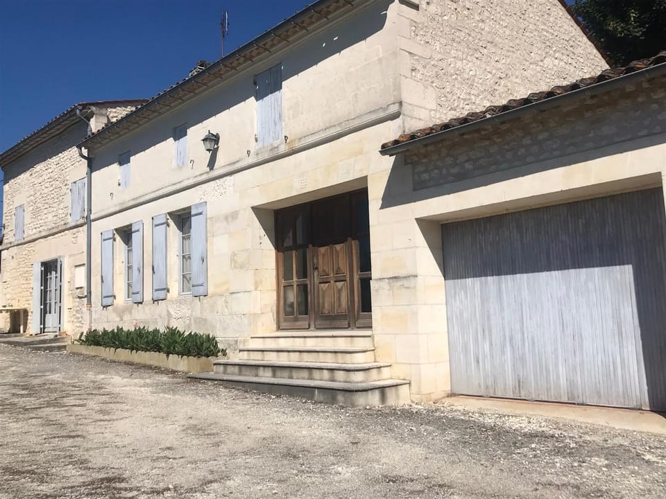 Le rocher de Pradelle House in Nouvelle-Aquitaine