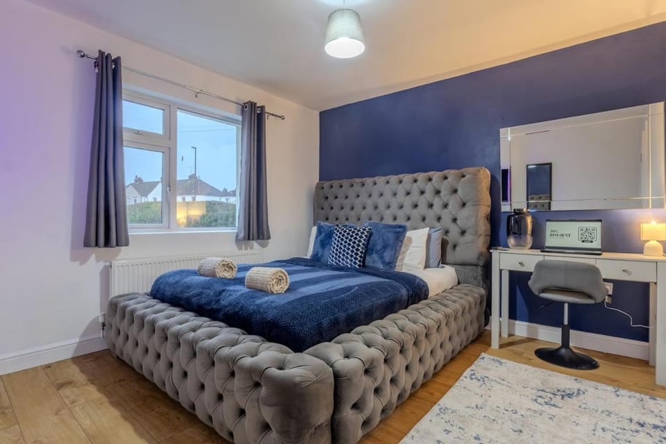 Casa Blanka - Free Parking - Free WIFI Apartment in Coventry