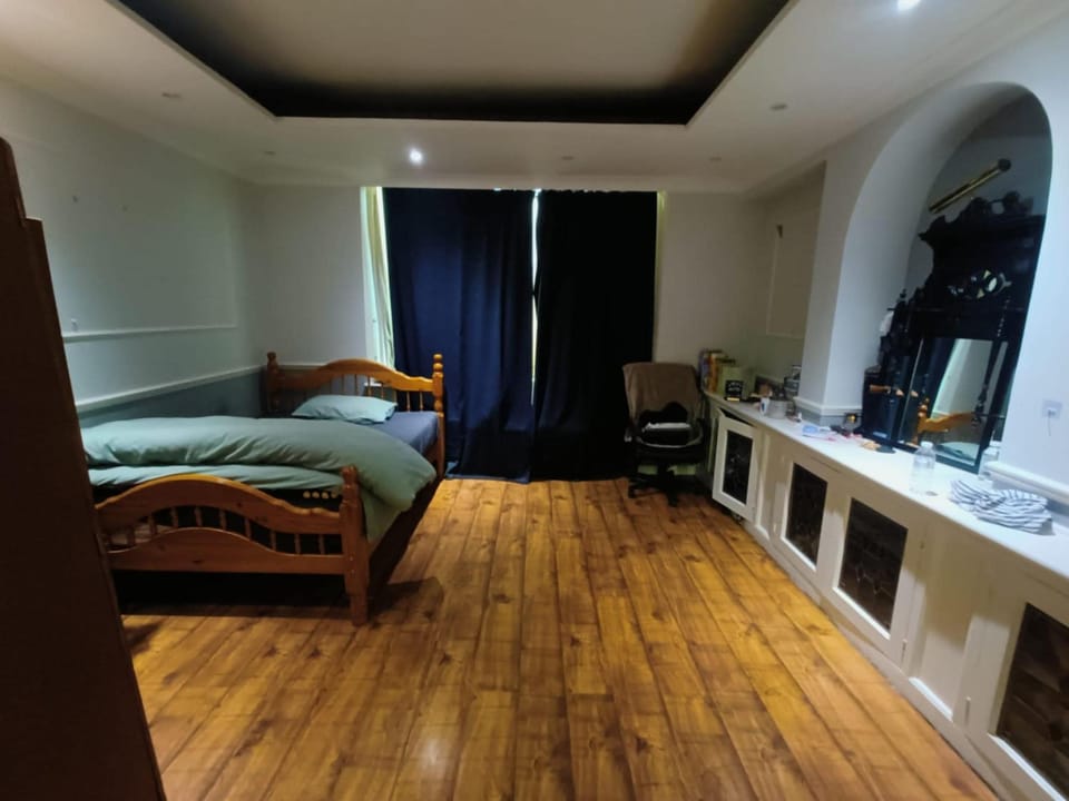 Wembley stadium 5 minutes walking distance Parking available Breakfast available Bed and Breakfast in Wembley