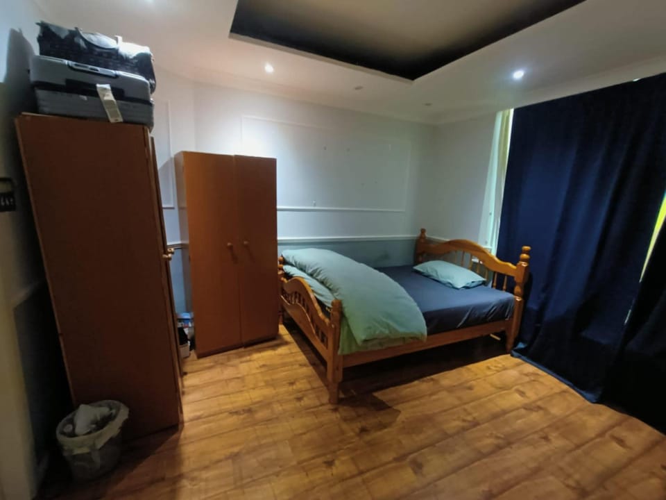 Wembley stadium 5 minutes walking distance Parking available Breakfast available Bed and Breakfast in Wembley