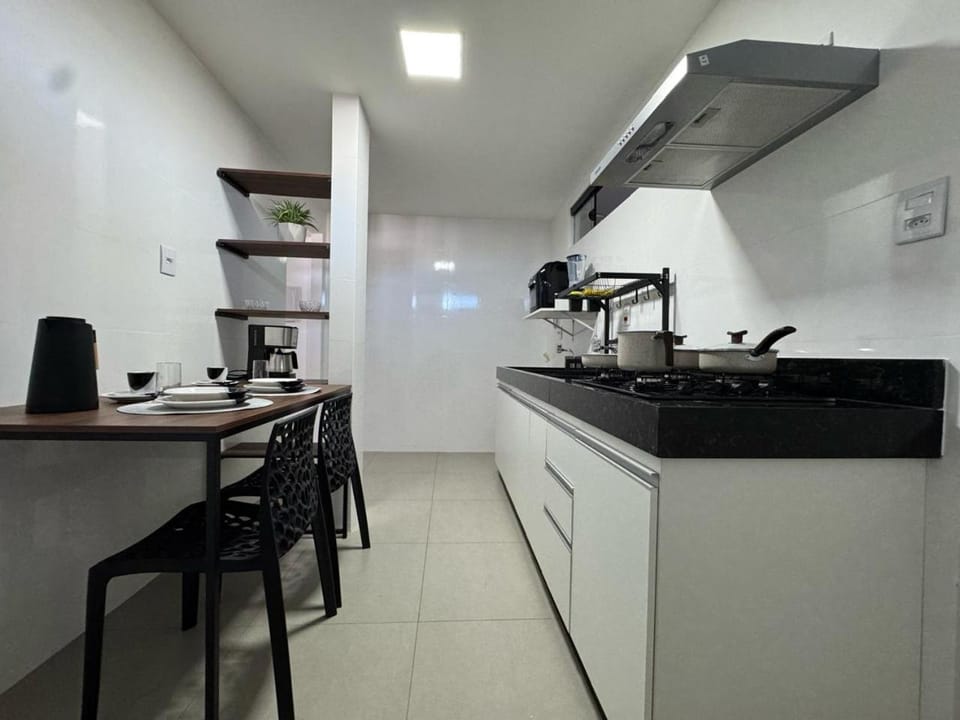 Property building, Kitchen or kitchenette, Dining area, minibar, stove