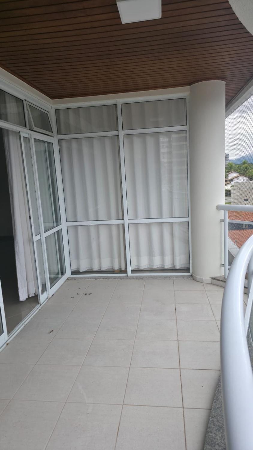 Apartamento aconchegante vista mar, com 03 quartos sendo uma suite! Apartment in Caraguatatuba