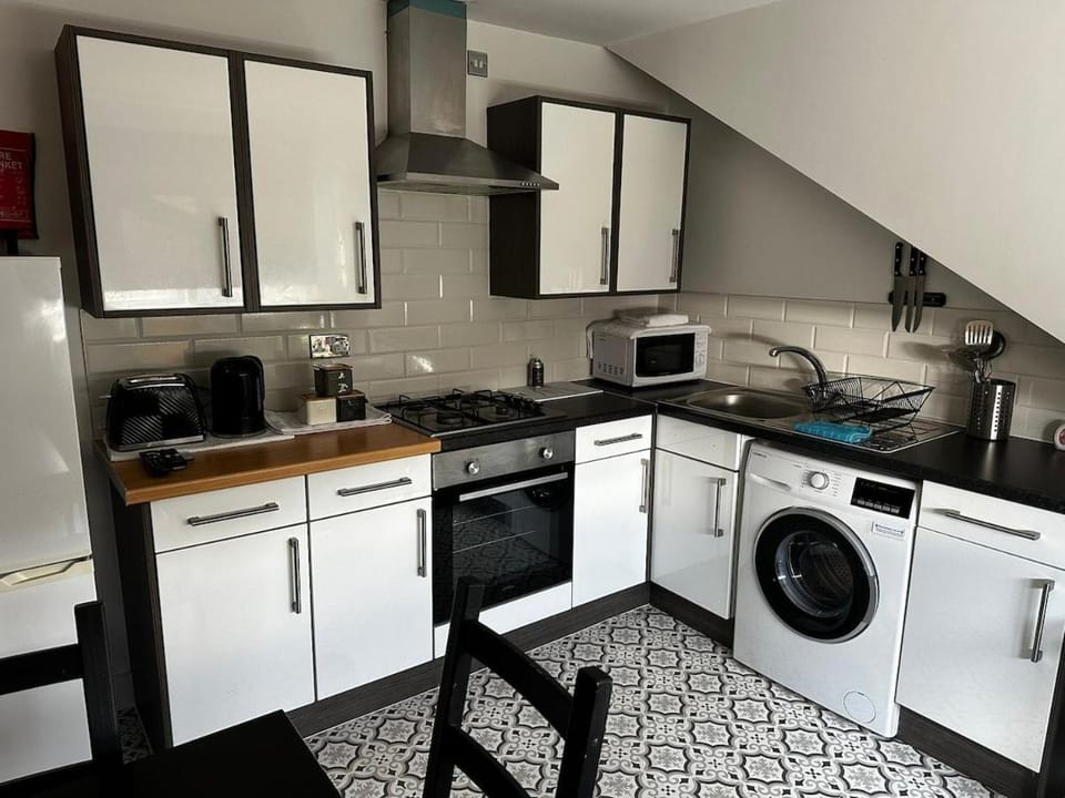Stylish Cathedral Road Stay, Cardiff Centre Apartment in Cardiff