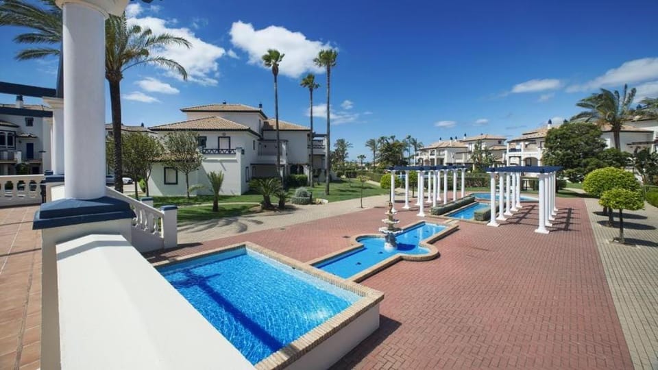 Garden, Swimming pool