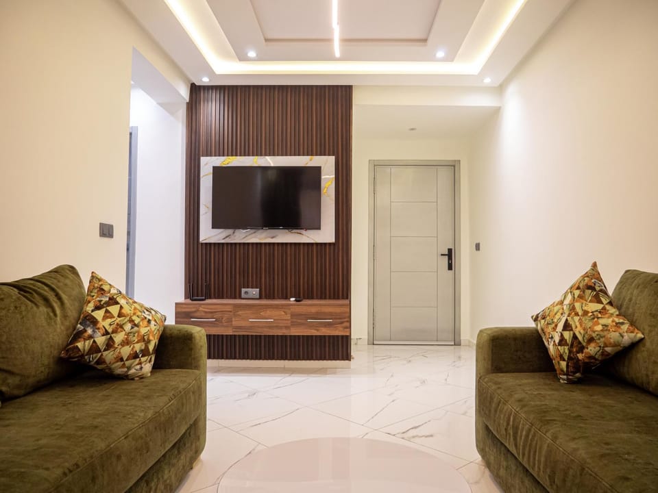 Communal lounge/ TV room, TV and multimedia, Living room, Seating area, Evening entertainment