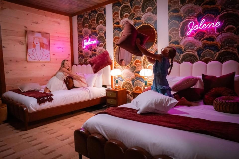 Olive Hill Sleeps 32 Pool Hot Tub Theater Sauna House in Sevier County