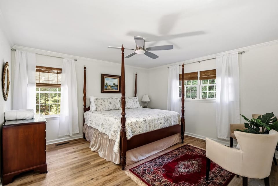 Saddle up, Tee off! Luxury King in Horse Country House in Aiken