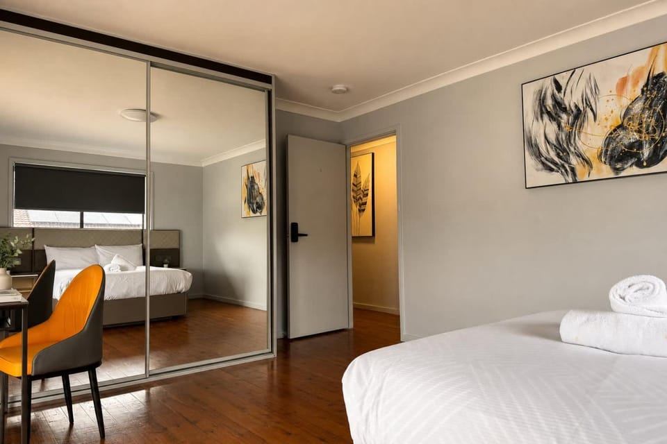 Convenient Auburn Double Room Convenient Direct Trains to CBD - Shared Bathrooms Bed and Breakfast in Sydney
