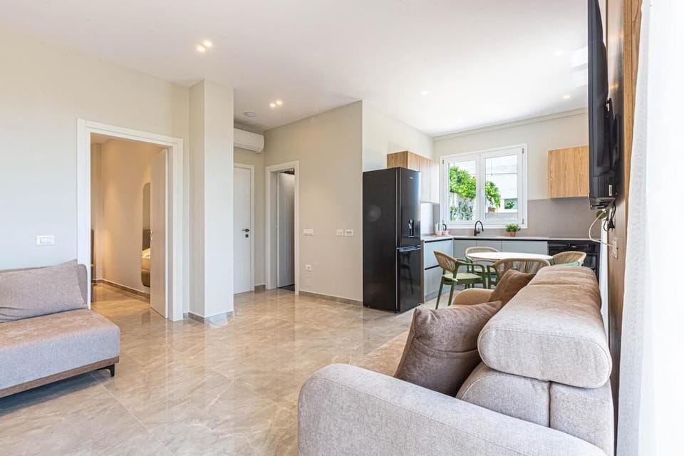 New Dhermi Icon 1 - Parking and Kitchen Apartment in Dhërmi