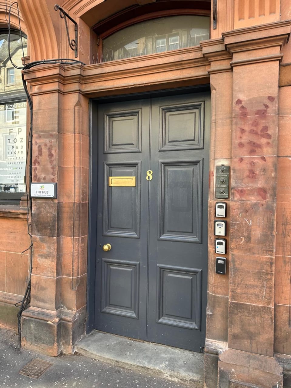 Facade/entrance