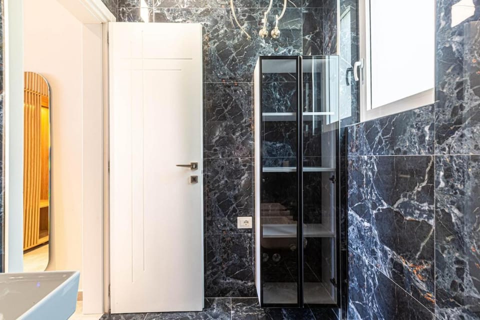 New Dhermi Icon 3 - Parking Apartment in Dhërmi
