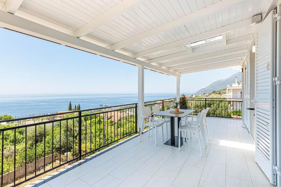 New Dhermi Icon 4 - Parking and Kitchen Apartment in Dhërmi