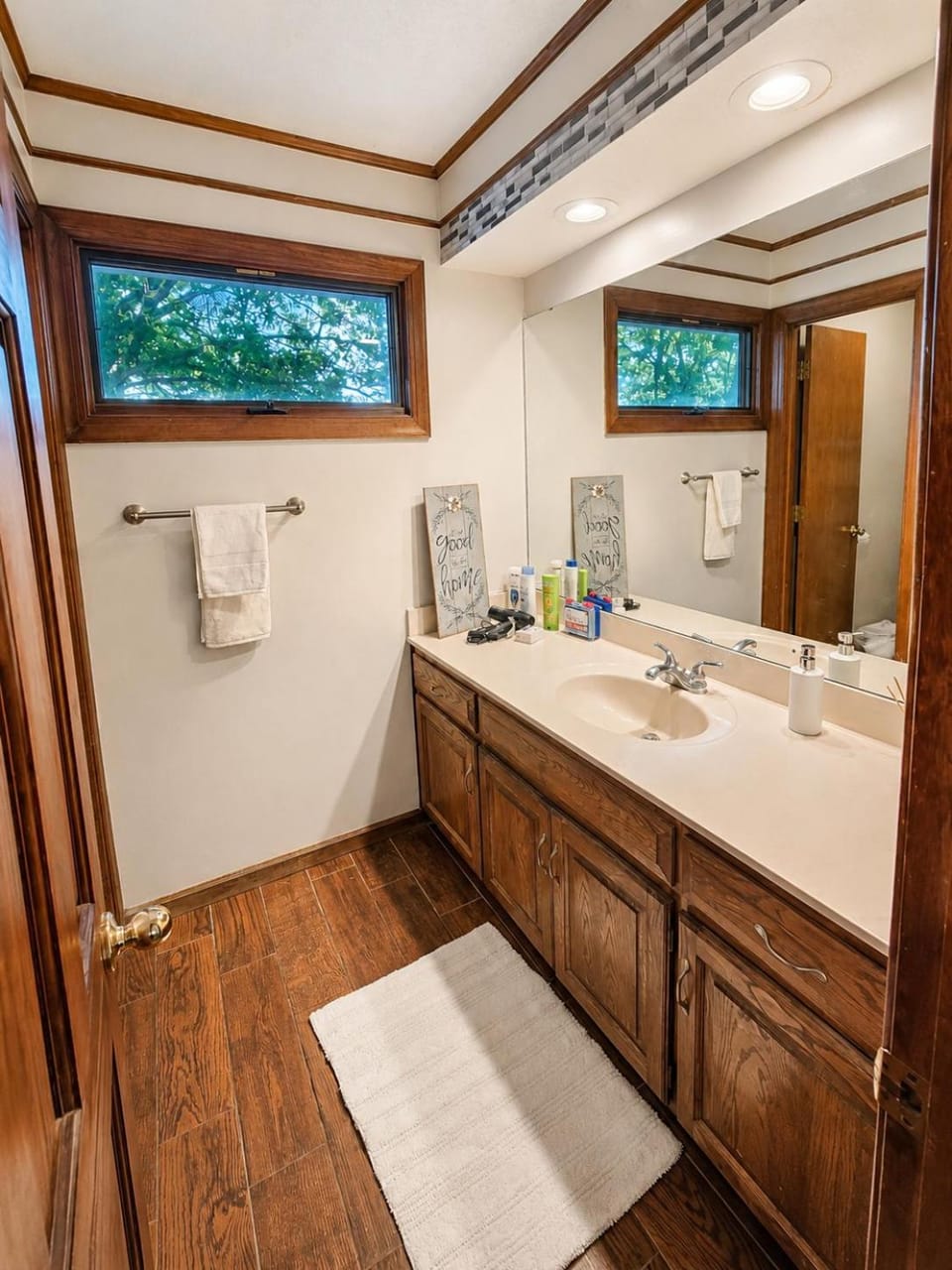 Kaw Drive Guest House Vacation rental in Olathe