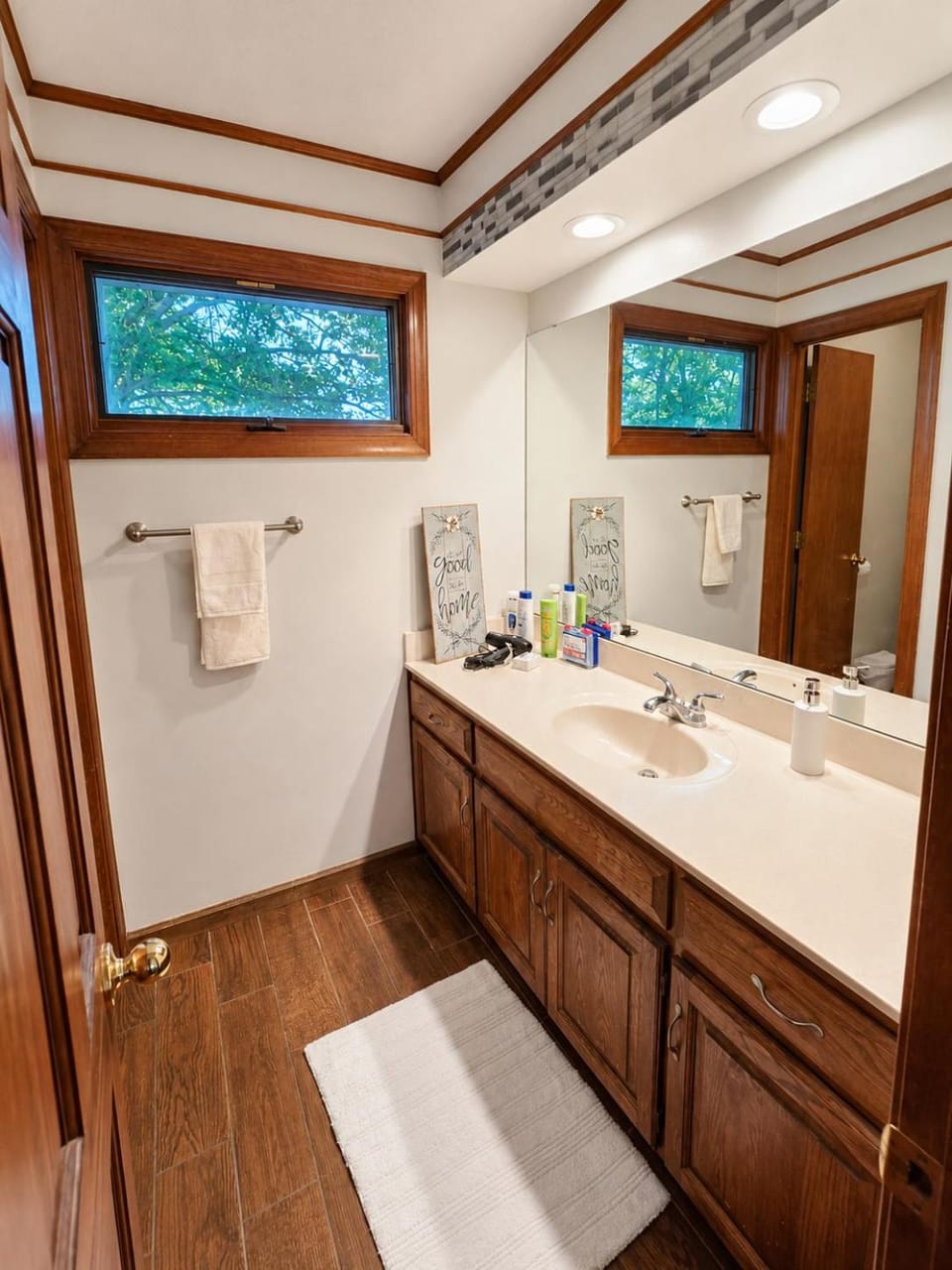 Kaw Drive Guest House Vacation rental in Olathe