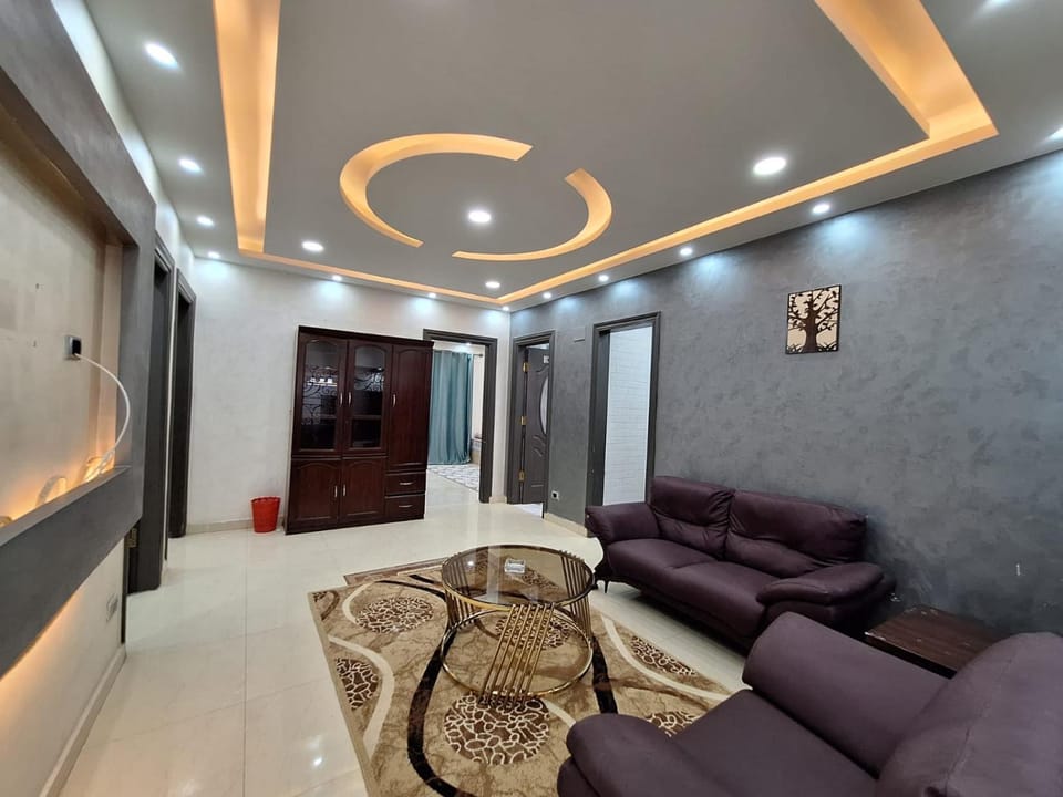 إقامة راقية في عباس العقاد شقة فندقية بغرفتي نوم تكييف كامل واي فاي سريع تشطيب فاخرة Apartment in Cairo Governorate