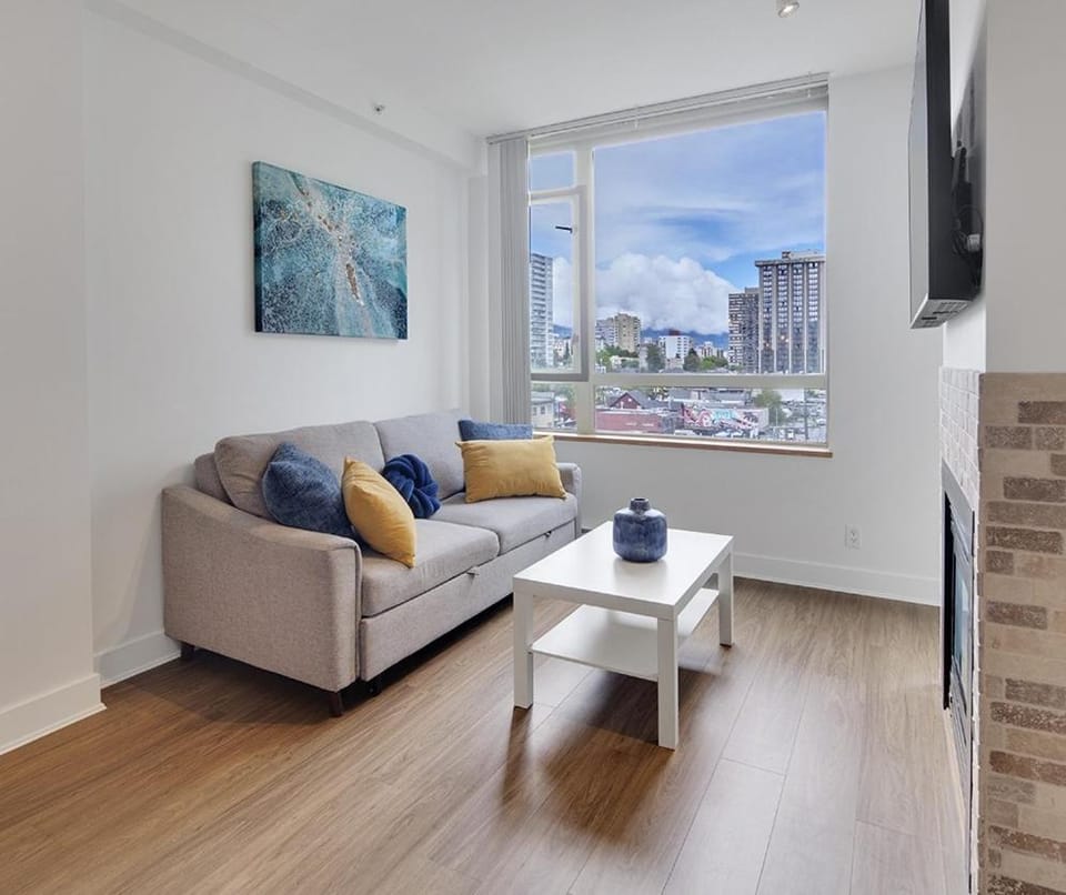 Elegant 2BR Downtown - Best Location Apartment in Vancouver