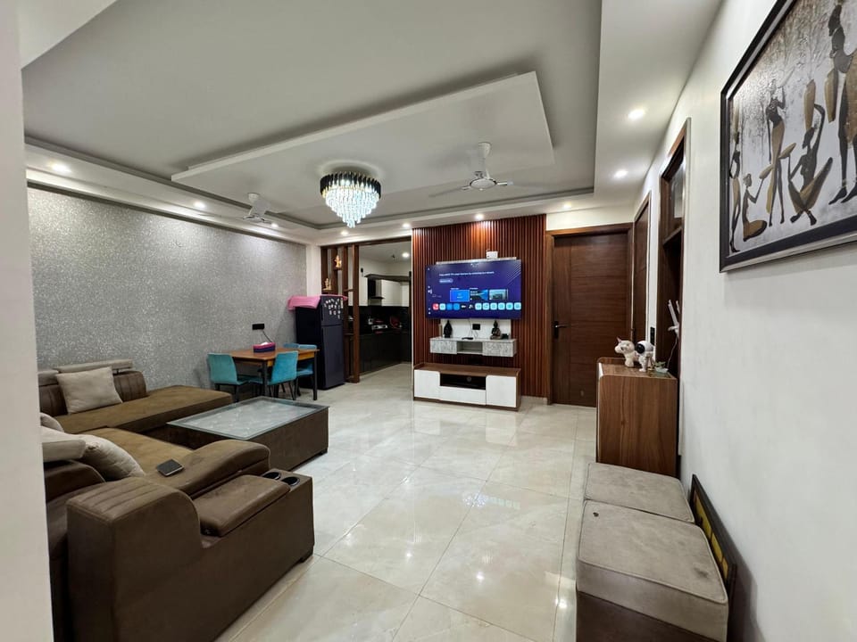 Radha Rani Premium Apartment Apartment in New Delhi