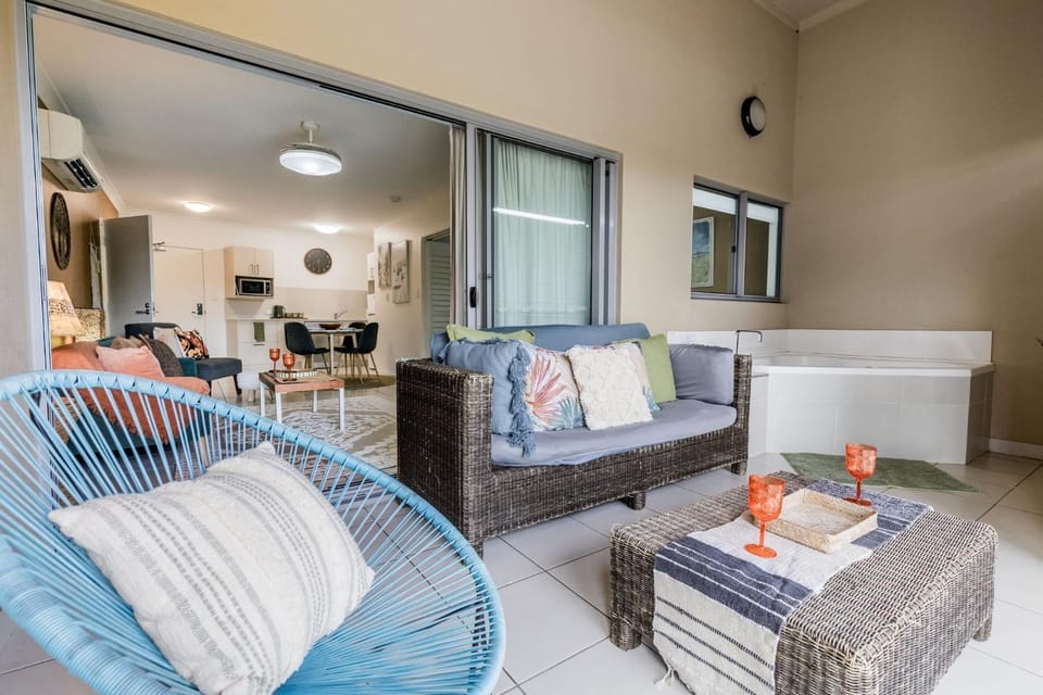 Hot Tub, Balcony/Terrace, Seating area