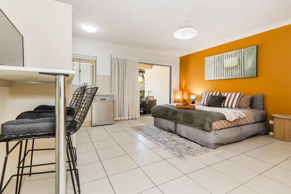 Kitchen or kitchenette, Seating area