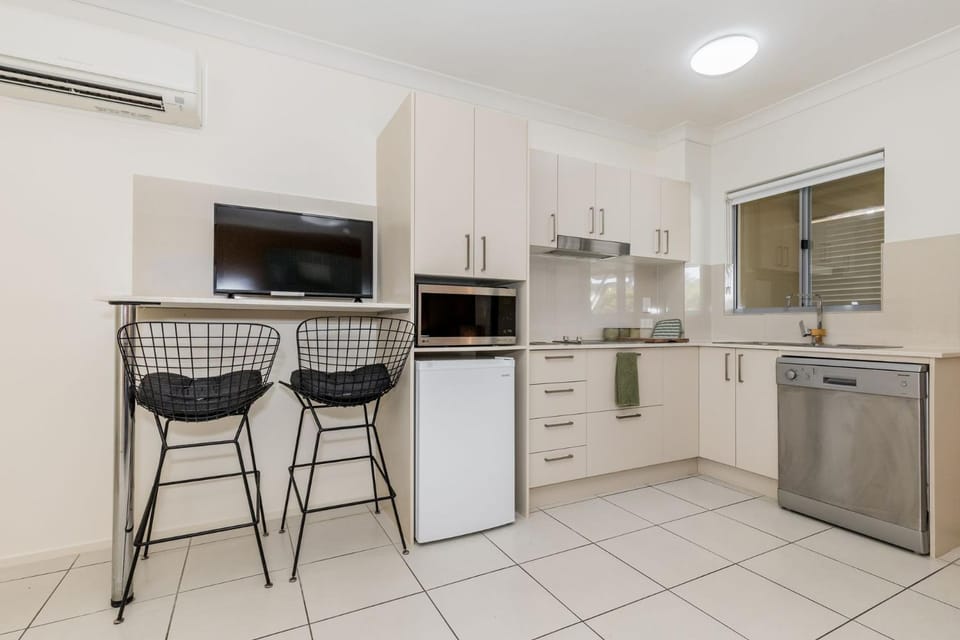 TV and multimedia, dishwasher, stove