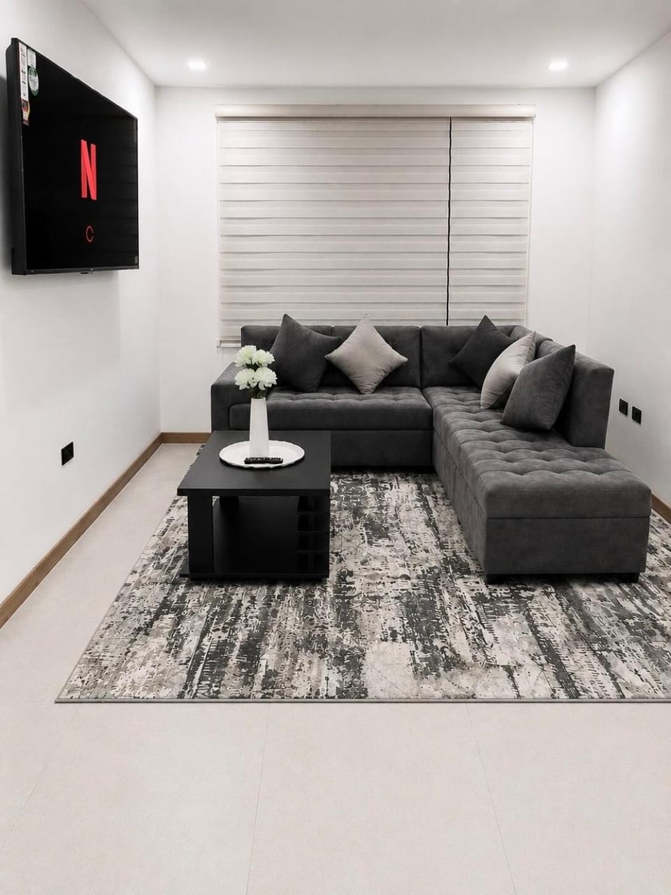 Communal lounge/ TV room, TV and multimedia, Living room, Seating area, Evening entertainment
