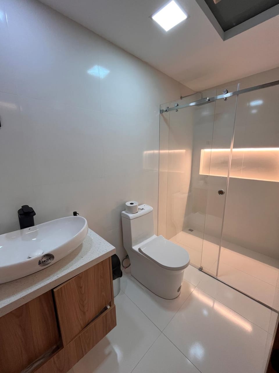 Shower, Toilet, Bathroom