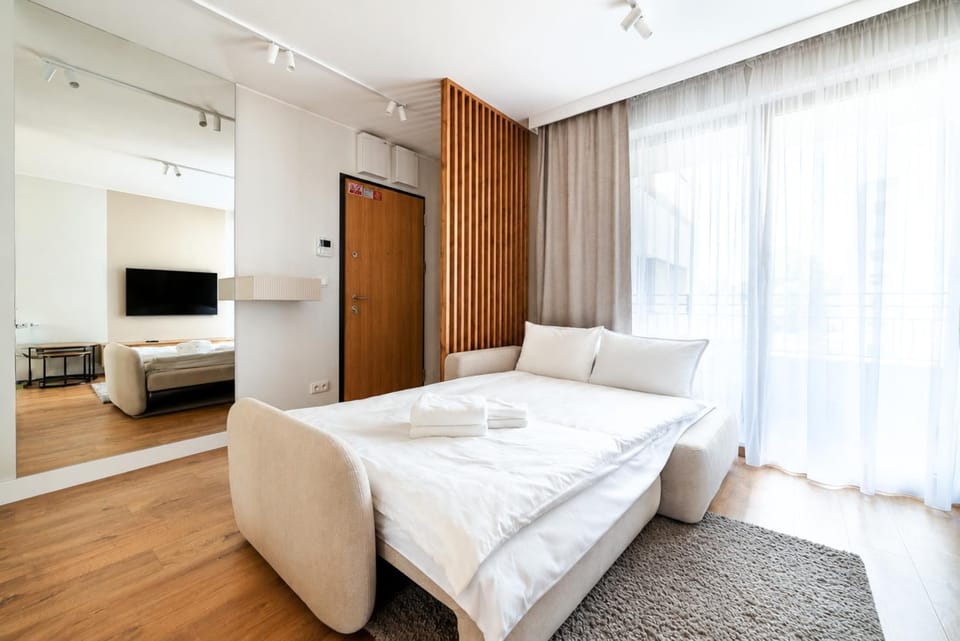 Bed, TV and multimedia, Living room, Photo of the whole room, Seating area, Evening entertainment, Bedroom, towels