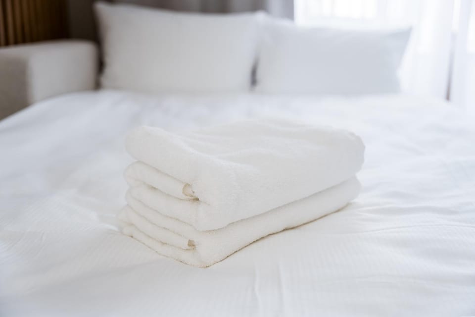 Bed, Photo of the whole room, Bedroom, towels