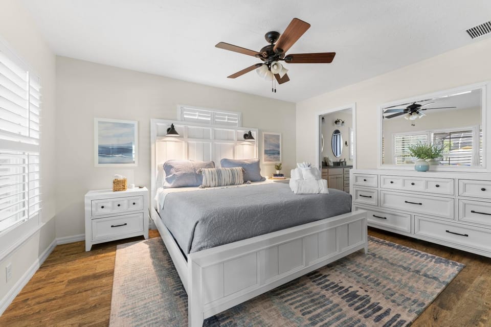 Bed, Bathroom, Bedroom, wardrobe