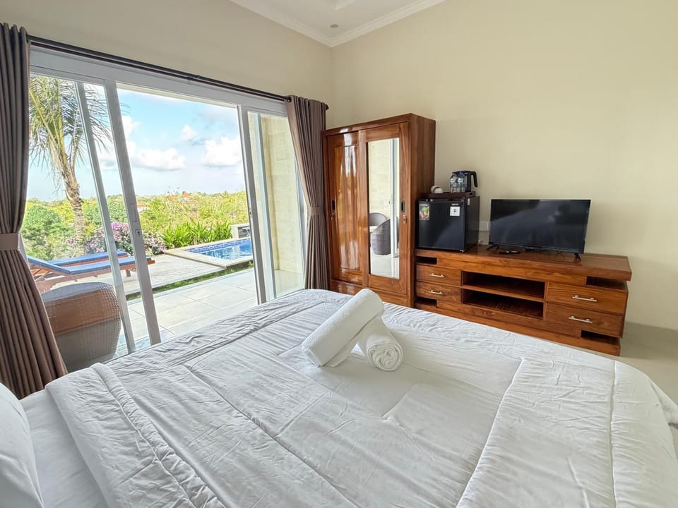 Bed, TV and multimedia, Photo of the whole room, Evening entertainment, Bedroom