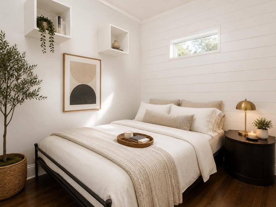 Comfortable 2BR Close to English Bay Apartment in Vancouver