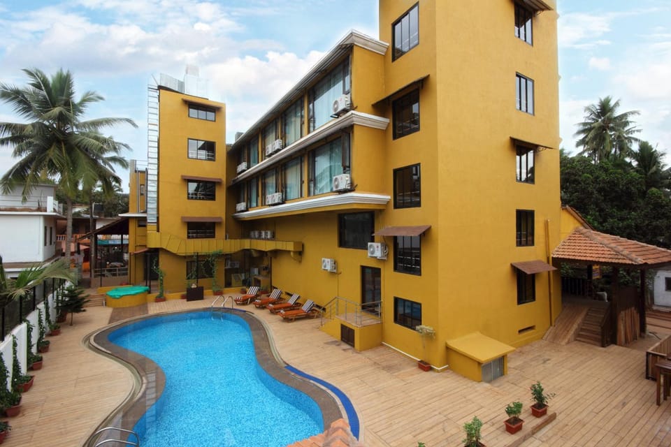Swimming pool
