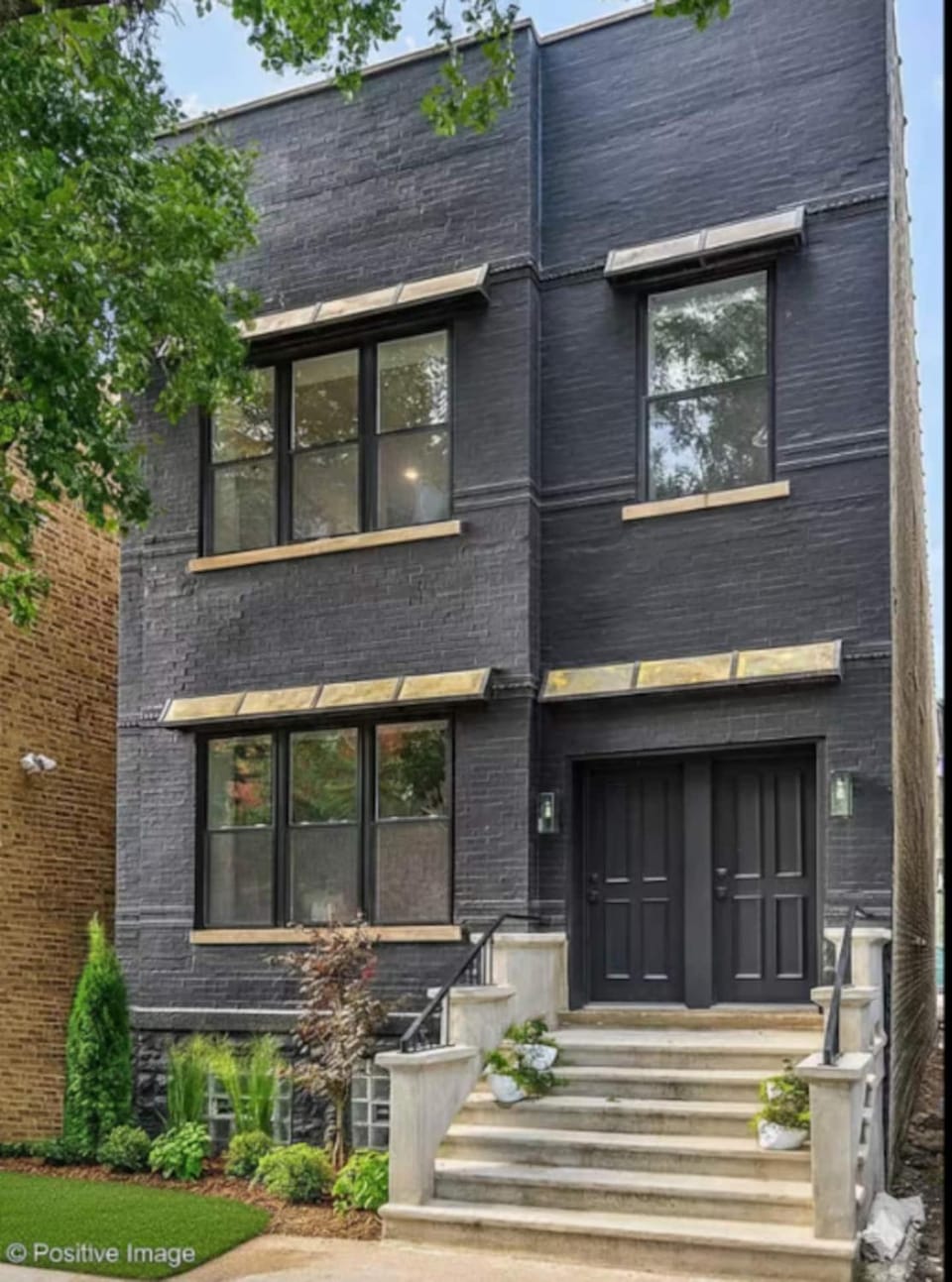 Zen City Escape Patio Free Parking Apartment in Chicago