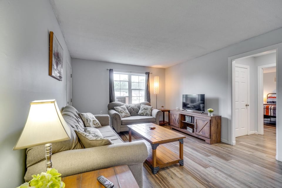 6 Mi to Dtwn & UT! Quaint Apartment in Knoxville Apartment in Knoxville