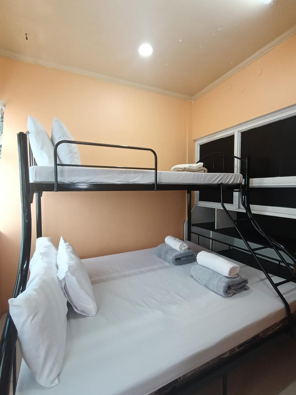 Home in Town with Amazing City Lights View Apartment in Baguio