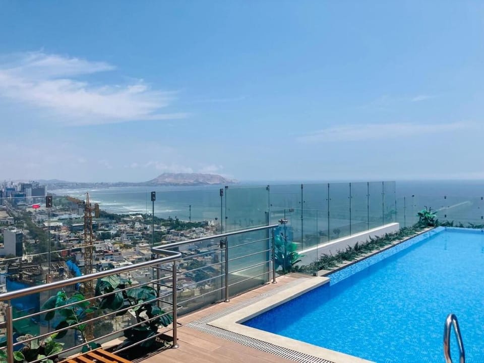 Romance and Comfort with Terrace and Sea View Apartment in Magdalena del Mar