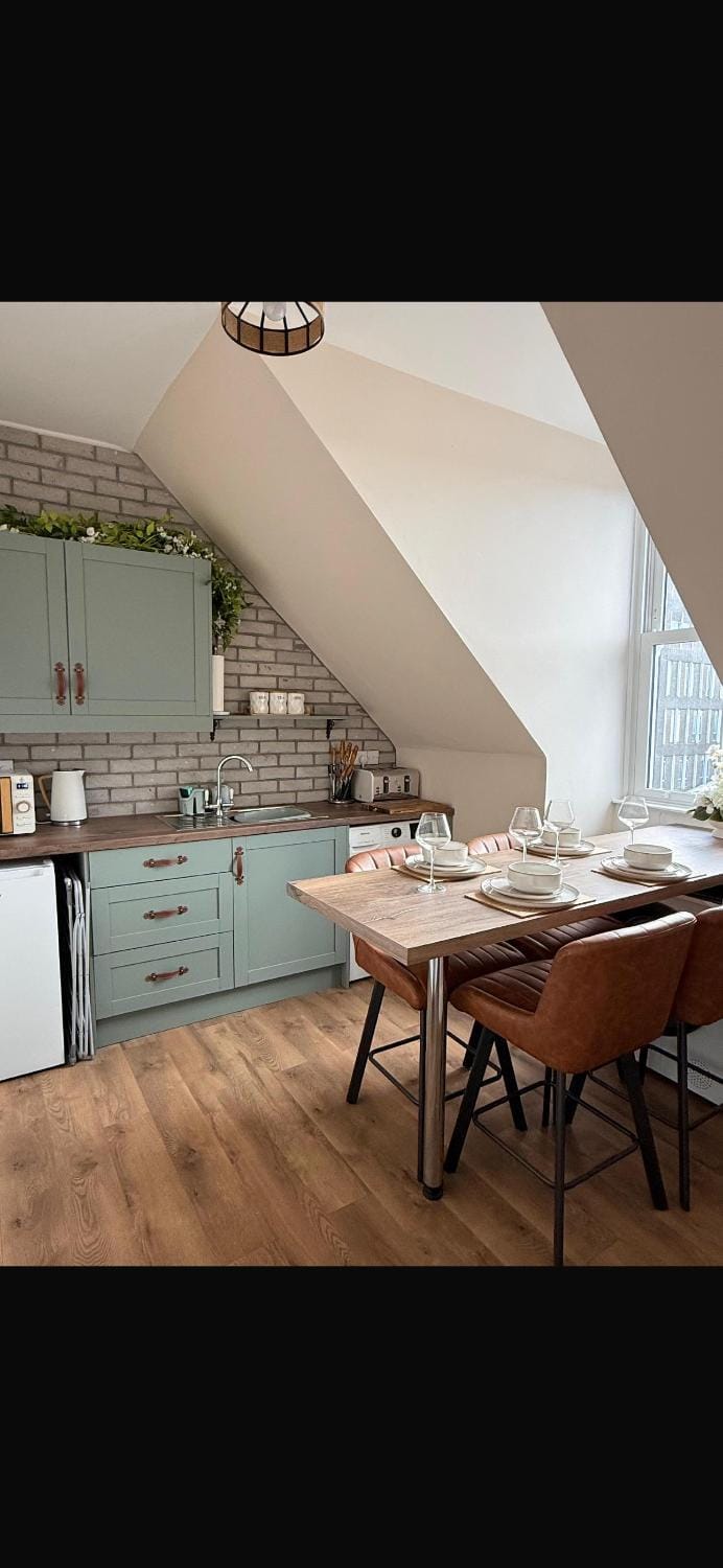 Central Ayr Attic Apartment plus Views Apartment in Ayr