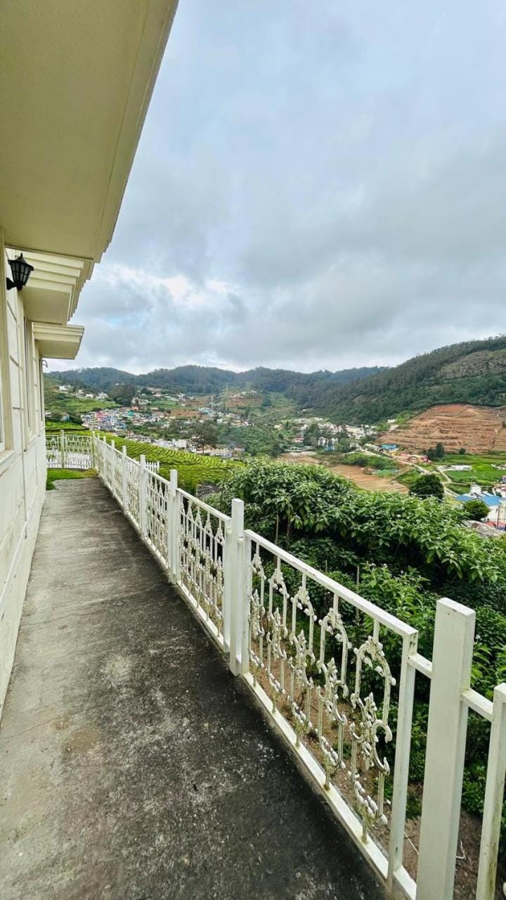 Away From Home- 4-home stay ooty Entire 3Bhk Villa Villa in Ooty