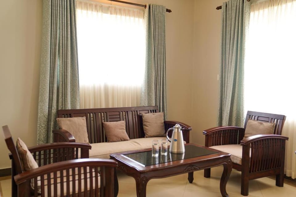 Away From Home- 4-home stay ooty Entire 3Bhk Villa Villa in Ooty